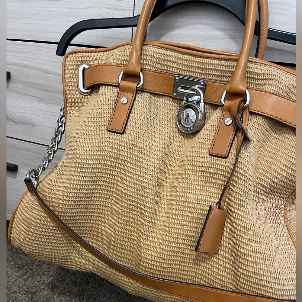 Vintage Michael Kors Large Hamilton Tan Woven Bag Purse Tote Silver hardware - Picture 4 of 15